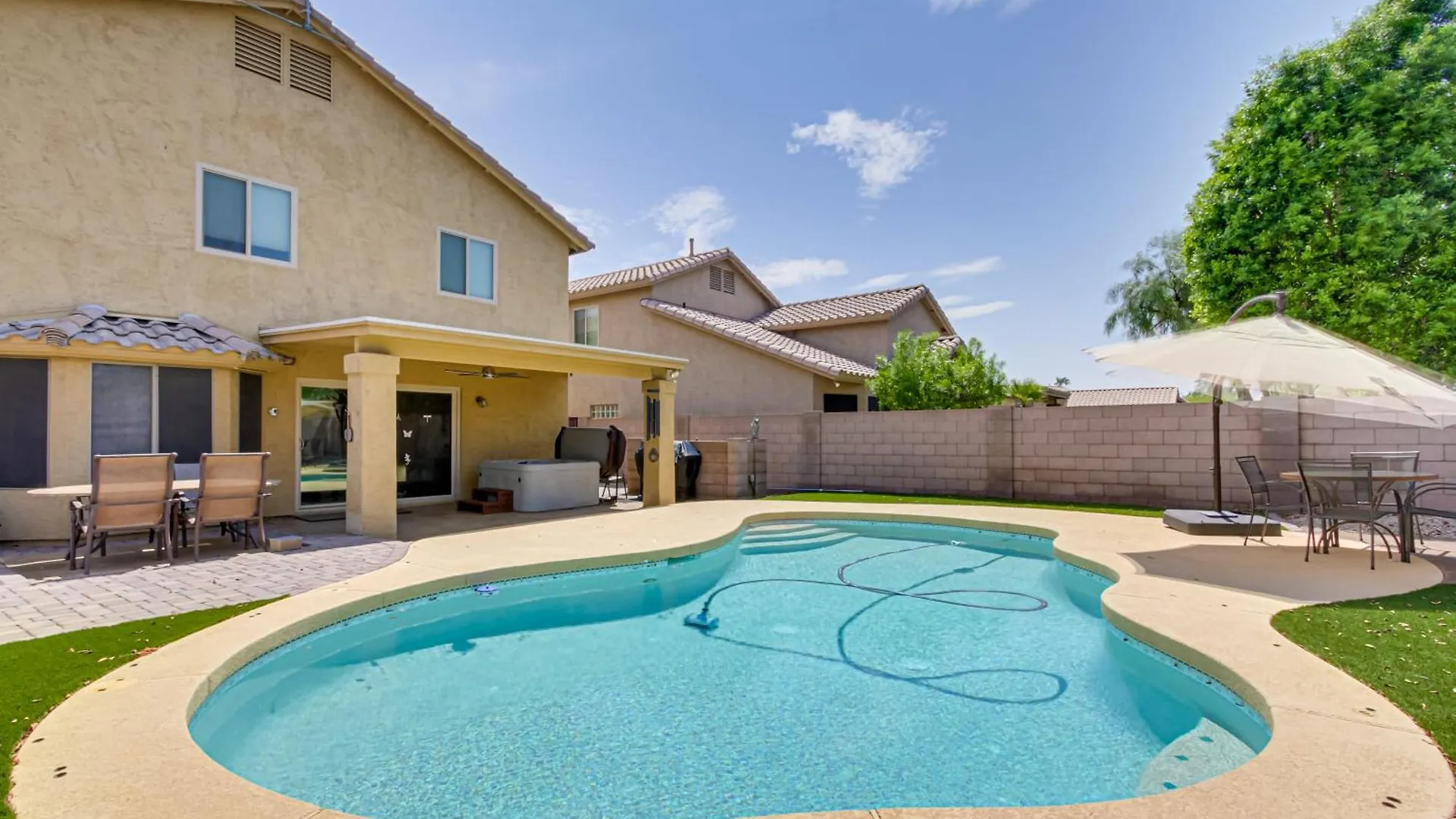 Spacious Scottsdale Retreat With Outdoor Oasis! Holiday home