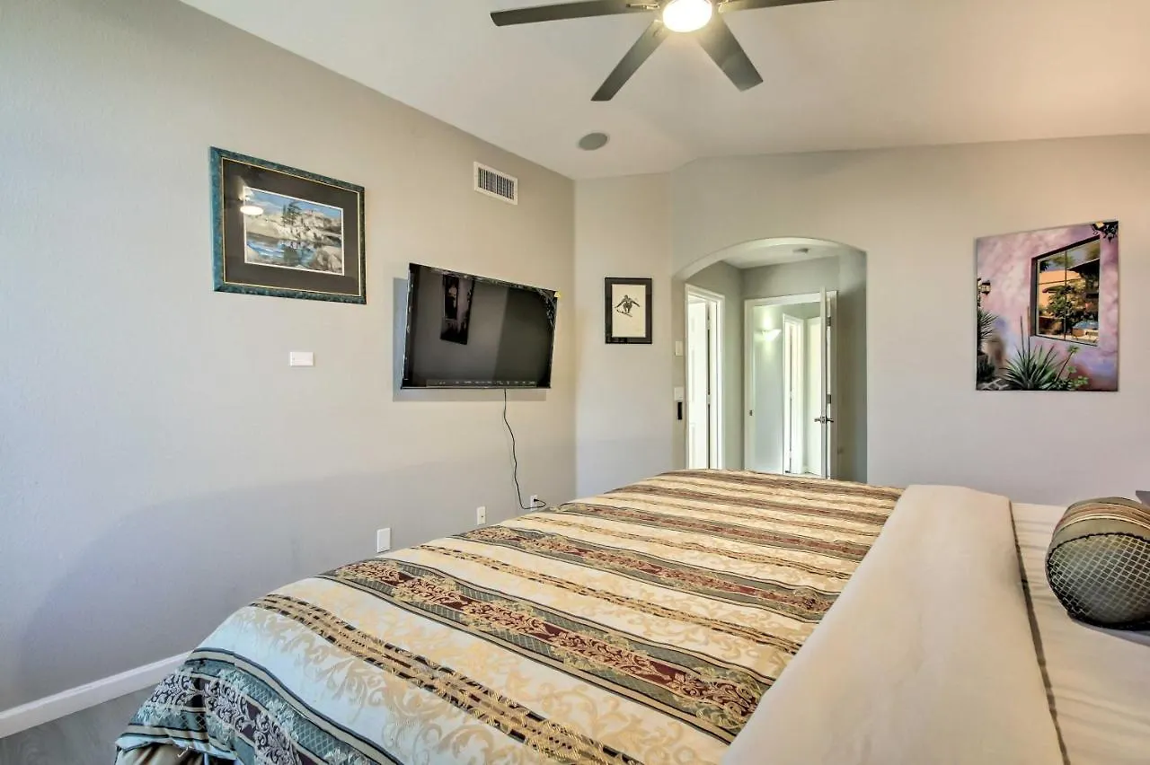 Spacious Scottsdale Retreat With Outdoor Oasis! Holiday home